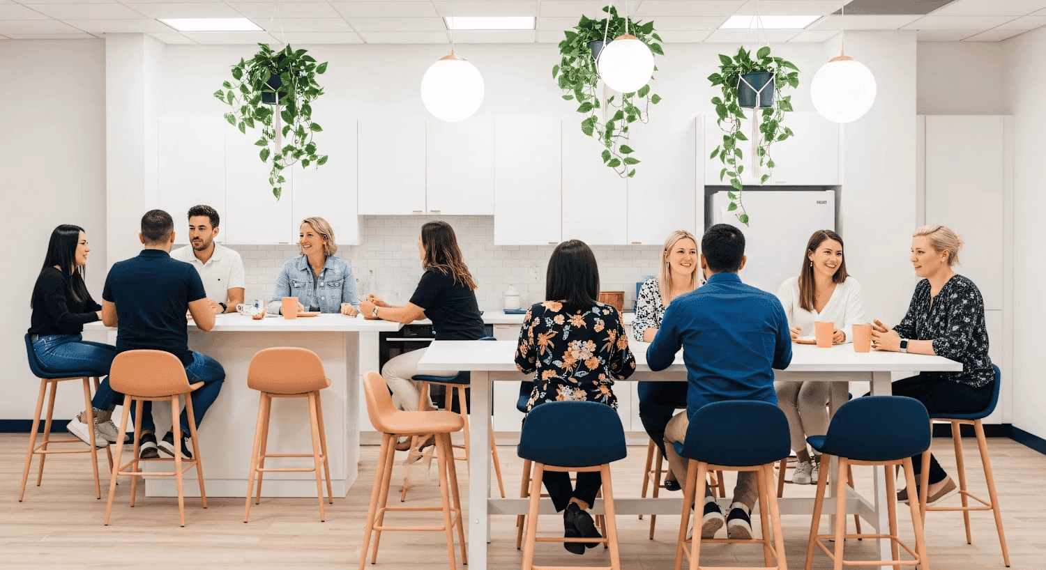 Il team Dropstore riunito negli spazi di lavoro